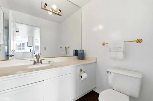871 S Lucerne 2, Los Angeles, CA 90005