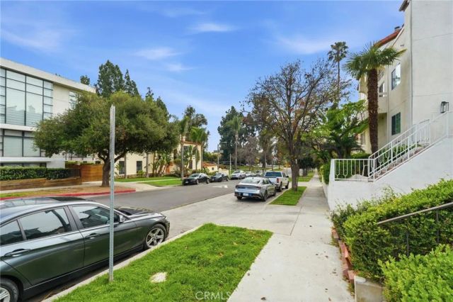 871 S Lucerne 2, Los Angeles, CA 90005
