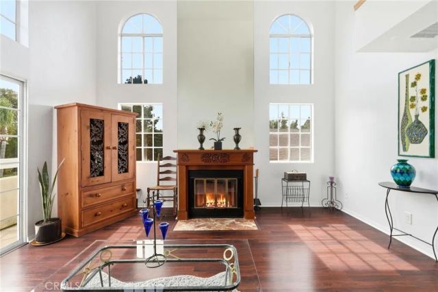 871 S Lucerne 2, Los Angeles, CA 90005