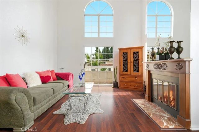 871 S Lucerne 2, Los Angeles, CA 90005