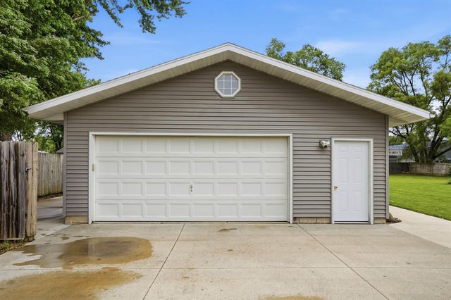 219 & 221 COLLINS Avenue, Evansdale, IA 50707
