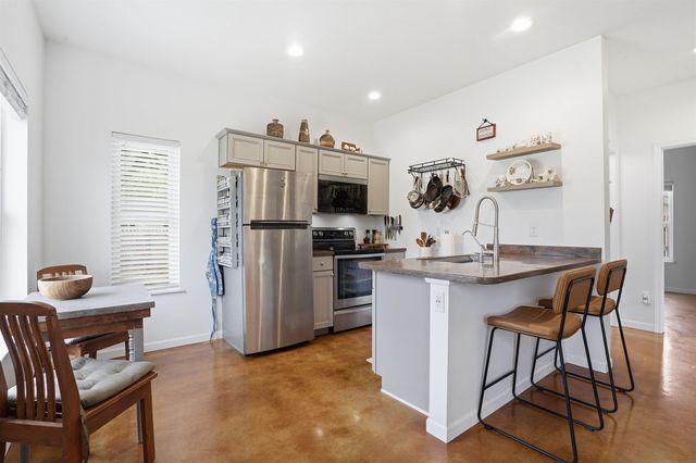 219 & 221 COLLINS Avenue, Evansdale, IA 50707
