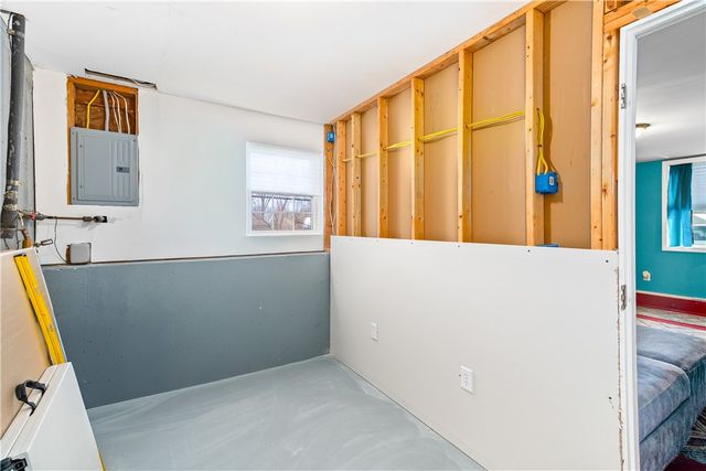 546 River Road, Lincoln, RI 02865