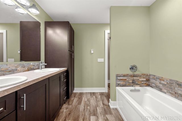 4656 Arbor Trail, Holland, MI 49423