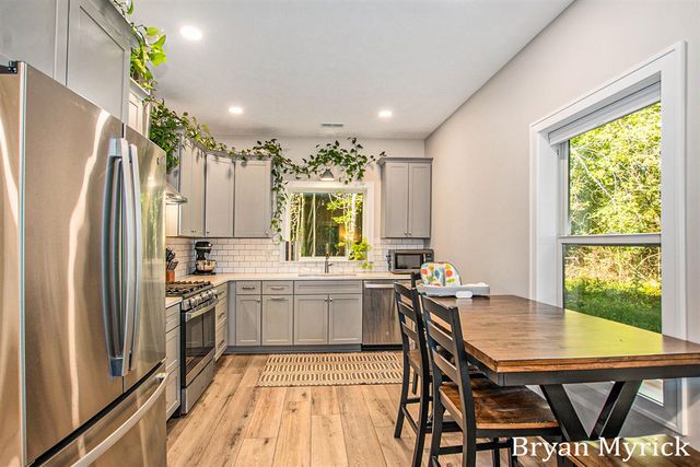 4656 Arbor Trail, Holland, MI 49423