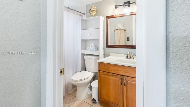 2851 E Sunrise Lakes Drive 106, Sunrise, FL 33322