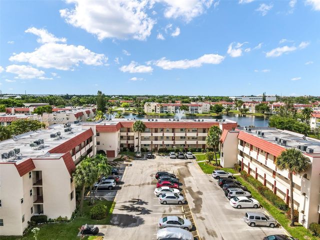 2851 E Sunrise Lakes Drive 106, Sunrise, FL 33322