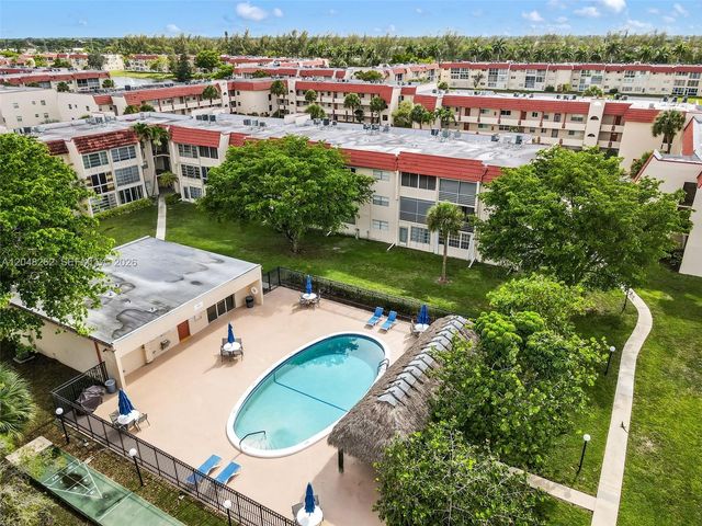 2851 E Sunrise Lakes Drive 106, Sunrise, FL 33322