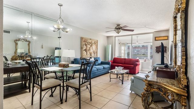2851 E Sunrise Lakes Drive 106, Sunrise, FL 33322