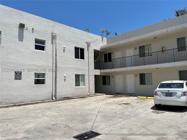 181 NW 47th Ave 9, Miami, FL 33126
