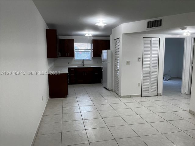181 NW 47th Ave 9, Miami, FL 33126
