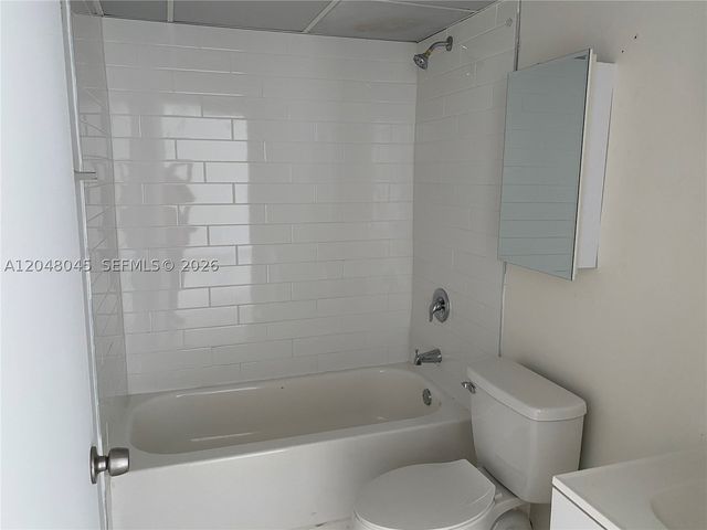 181 NW 47th Ave 9, Miami, FL 33126