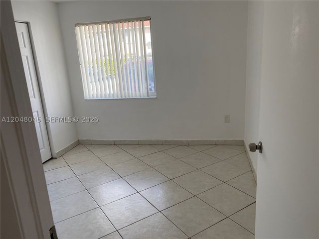 181 NW 47th Ave 9, Miami, FL 33126