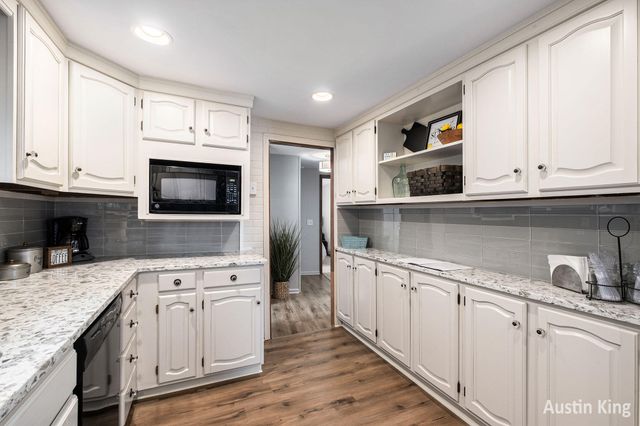 7027 Goldenrod Avenue Ne, Cannon Twp, MI 49341