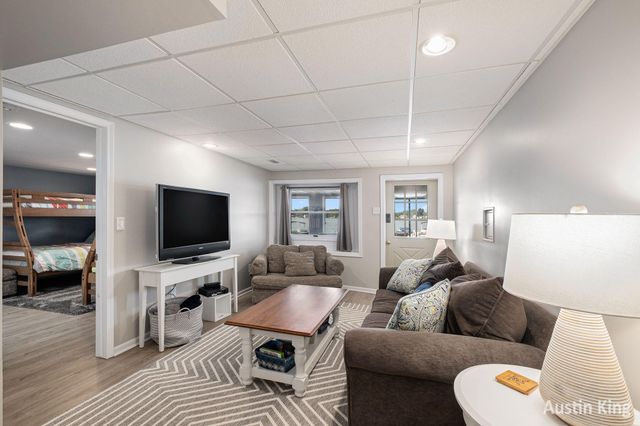 7027 Goldenrod Avenue Ne, Cannon Twp, MI 49341