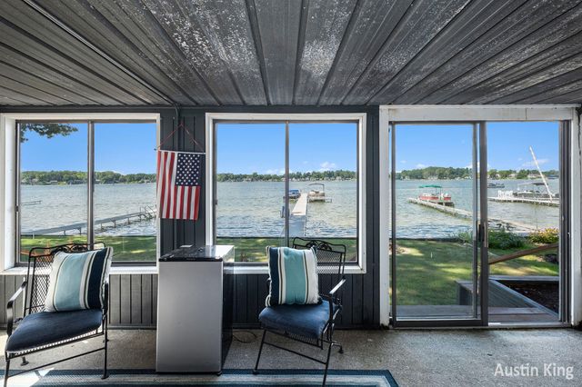 7027 Goldenrod Avenue Ne, Cannon Twp, MI 49341