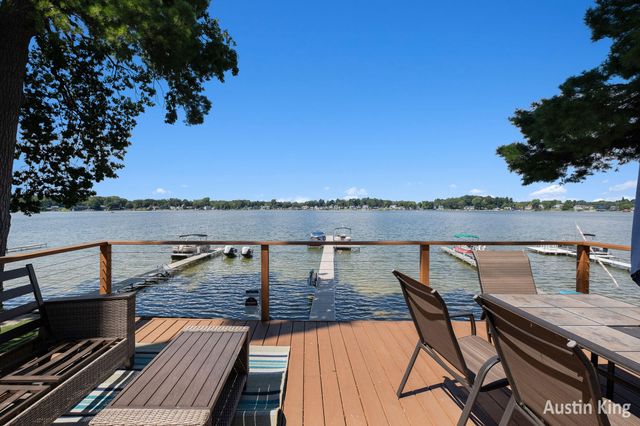 7027 Goldenrod Avenue Ne, Cannon Twp, MI 49341