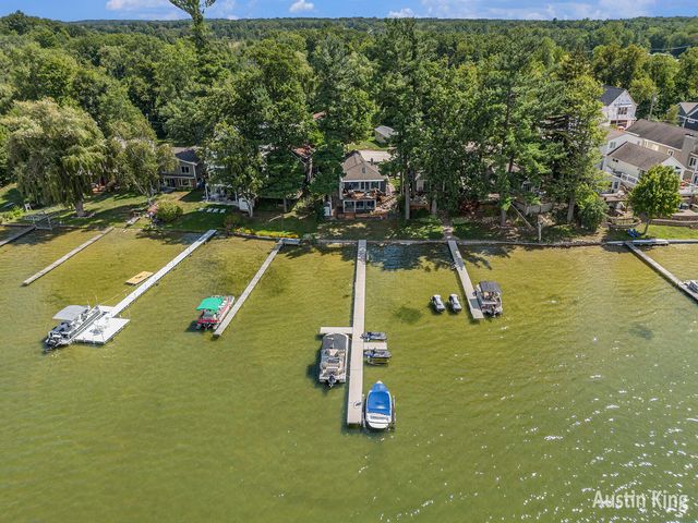 7027 Goldenrod Avenue Ne, Cannon Twp, MI 49341