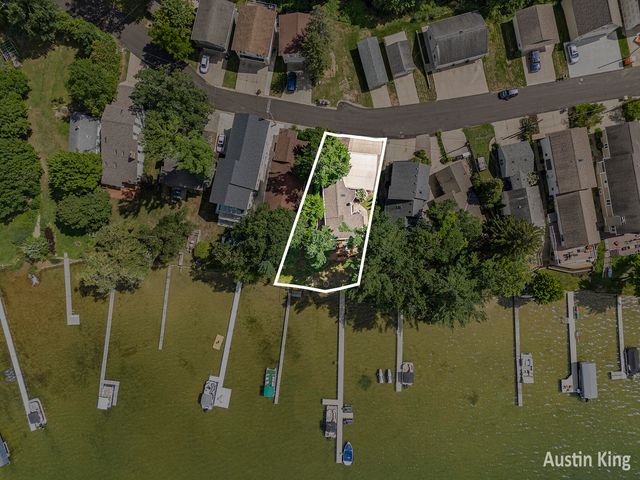 7027 Goldenrod Avenue Ne, Cannon Twp, MI 49341