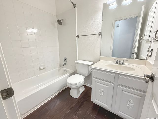 9015 Burnt Peak, Helotes, TX 78023