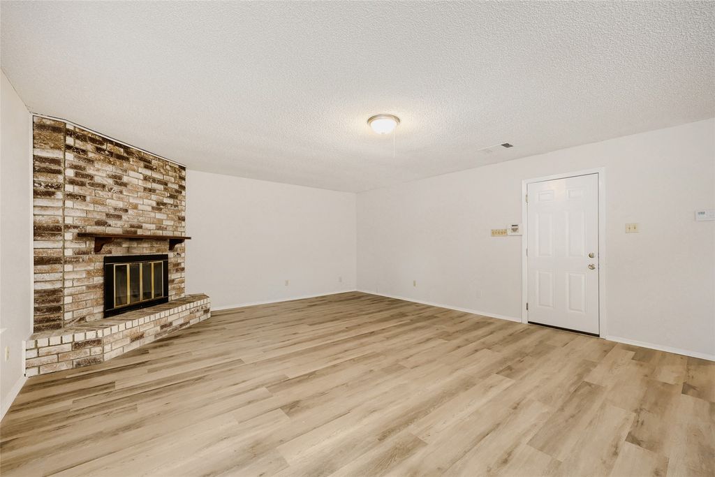 3332 Chalmette Court, Forest Hill, TX 76140 — photo 5