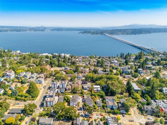 810 29th Avenue S, Seattle, WA 98144