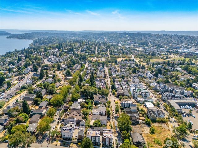 810 29th Avenue S, Seattle, WA 98144