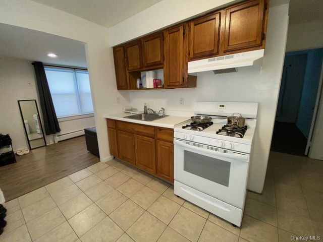 87 Deltic Road 5A, New City, NY 10956