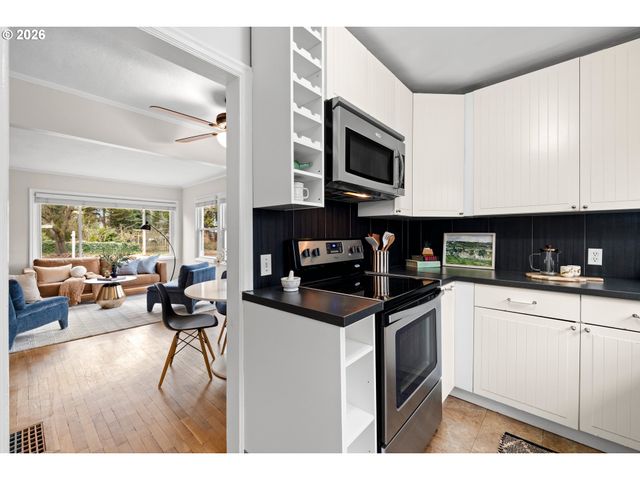 7416 N NEWMAN Ave, Portland, OR 97203