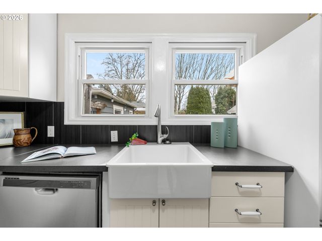 7416 N NEWMAN Ave, Portland, OR 97203