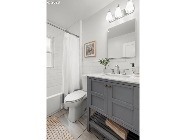 7416 N NEWMAN Ave, Portland, OR 97203