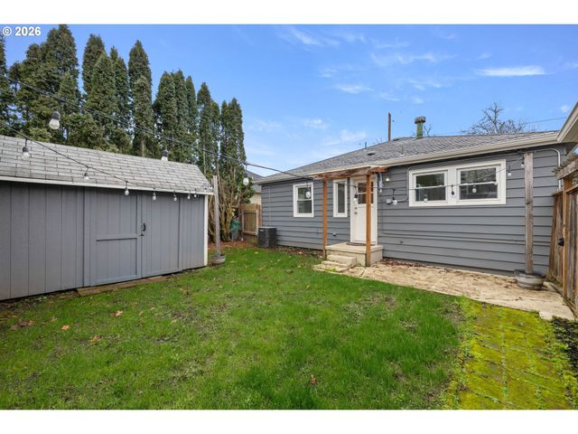 7416 N NEWMAN Ave, Portland, OR 97203