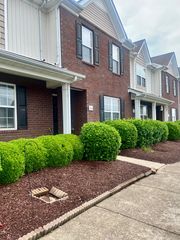 4052 George Buchanan Dr, La Vergne, TN 37086