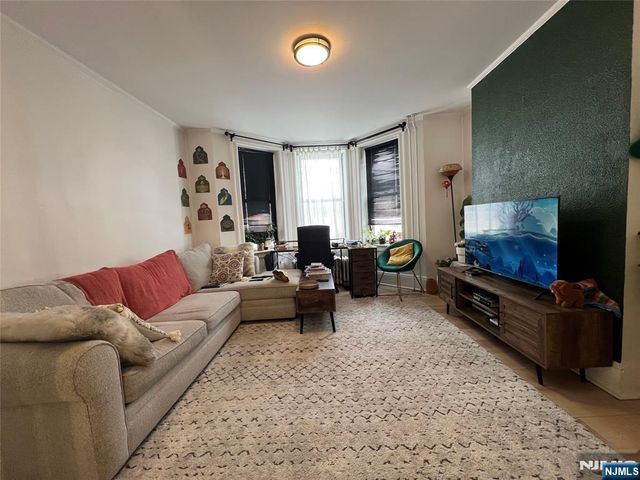 329 Centre Avenue, Secaucus, NJ 07094