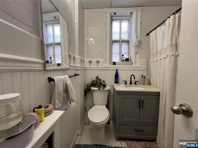 329 Centre Avenue, Secaucus, NJ 07094