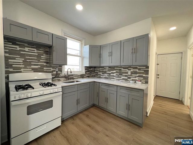 329 Centre Avenue, Secaucus, NJ 07094