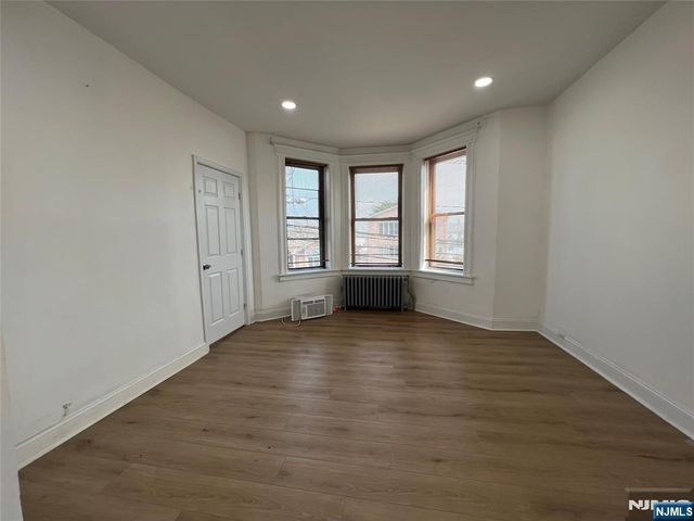 329 Centre Avenue, Secaucus, NJ 07094