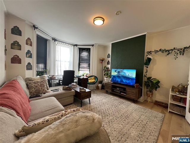 329 Centre Avenue, Secaucus, NJ 07094