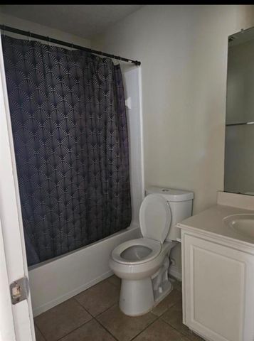 13064 Peppergate Lane, Houston, TX 77044