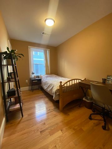 32 Linden St 7, Brookline, MA 02445