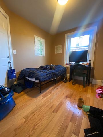 32 Linden St 7, Brookline, MA 02445