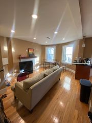 32 Linden St 7, Brookline, MA 02445