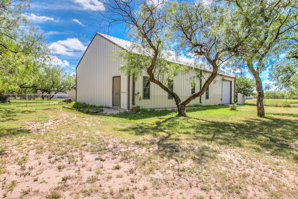 Image 29 of property listing at 16101 Fitzgerald Drive, San Angelo, TX 76904