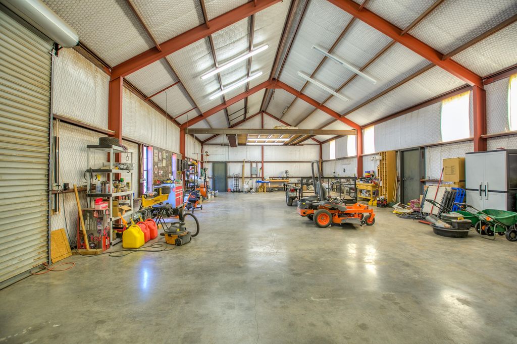 Image 31 of property listing at 16101 Fitzgerald Drive, San Angelo, TX 76904