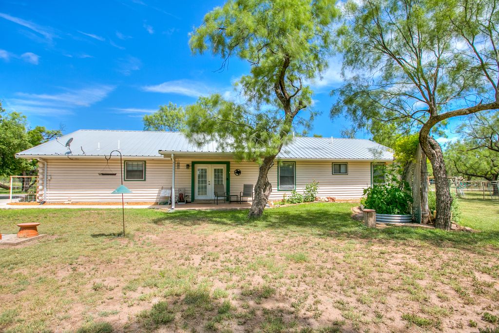 Image 38 of property listing at 16101 Fitzgerald Drive, San Angelo, TX 76904