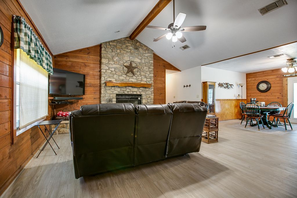 Image 4 of property listing at 16101 Fitzgerald Drive, San Angelo, TX 76904