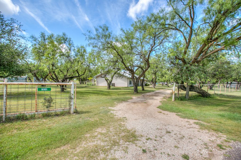 Image 42 of property listing at 16101 Fitzgerald Drive, San Angelo, TX 76904