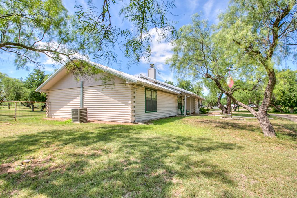 Image 43 of property listing at 16101 Fitzgerald Drive, San Angelo, TX 76904