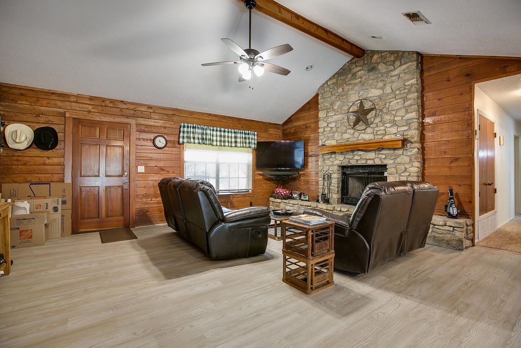 Image 5 of property listing at 16101 Fitzgerald Drive, San Angelo, TX 76904
