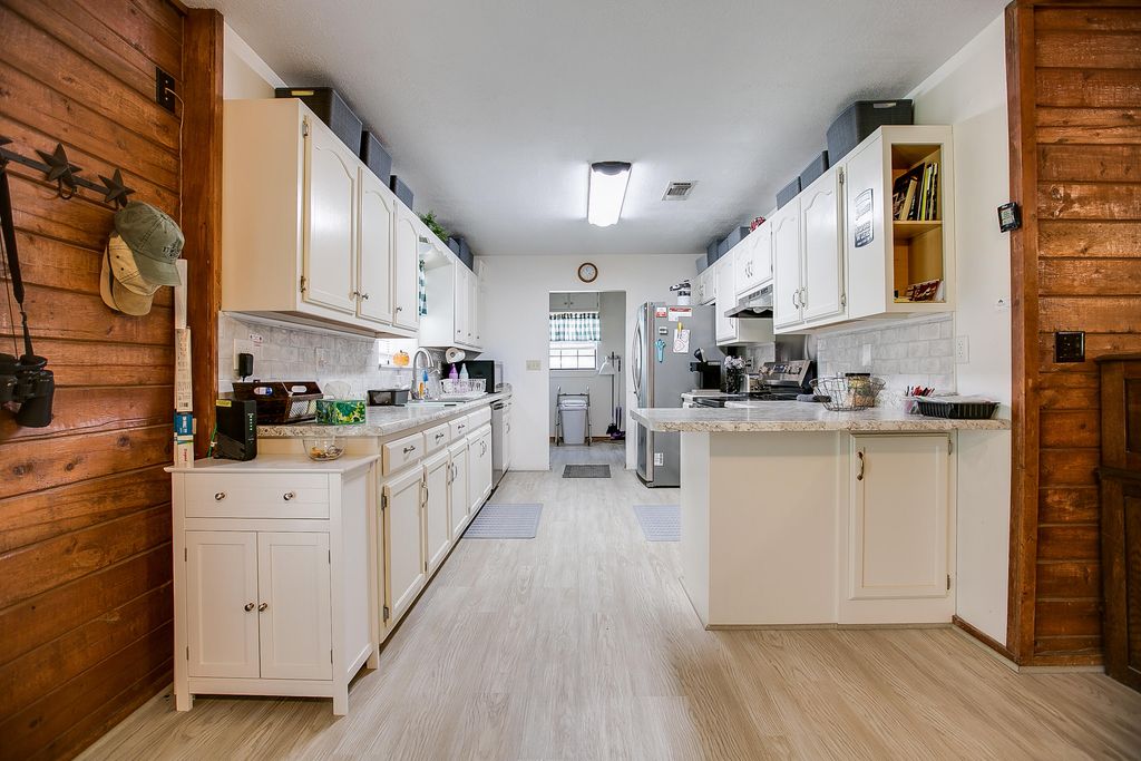 Image 9 of property listing at 16101 Fitzgerald Drive, San Angelo, TX 76904